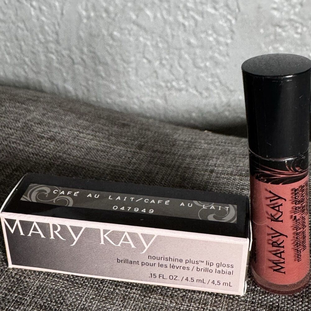 New In Box Mary Kay Nourishine Plus Lip Gloss Cafe Au Lait #047949 Full Size